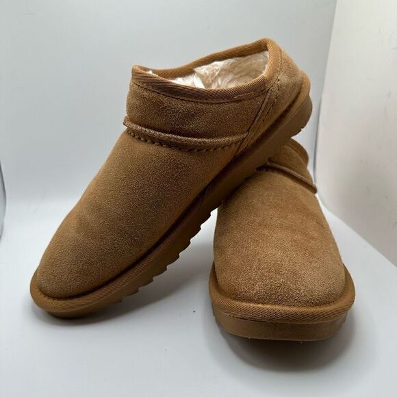CUSHIONAIRE Women's Faux Shearling Genuine Suede cozy mule slippers +Memory Foam - Picture 7 of 7